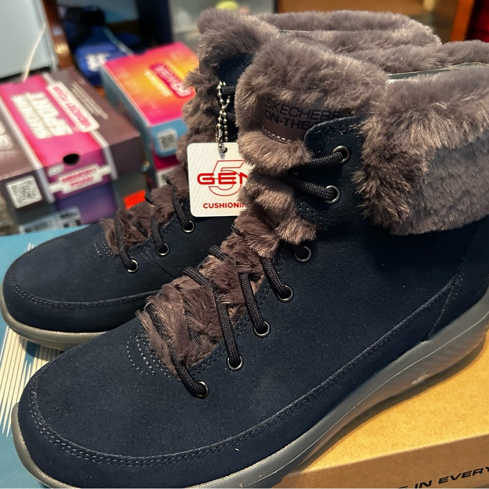Sketchers Boots New with tags